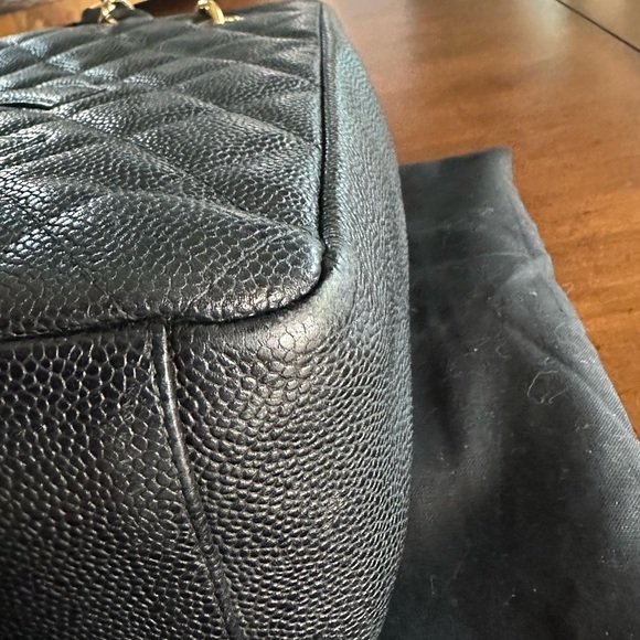 Chanel Caviar leather Petit Shopper - Picture 6 of 12